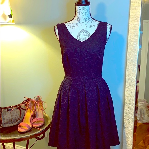 Bar III Dresses & Skirts - Bar III dress Navy vintage style flattering dress